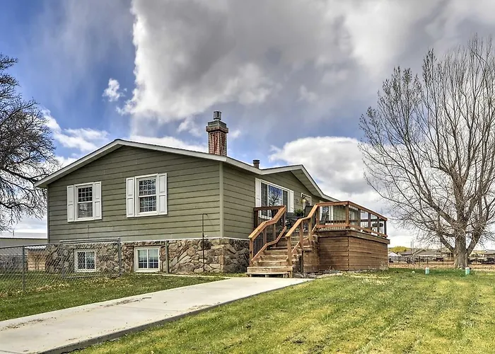 Cozy House <10 Mi To Buffalo Bill Center! *