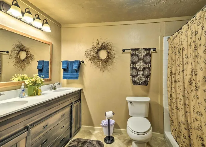 Cozy House <10 Mi To Buffalo Bill Center! *